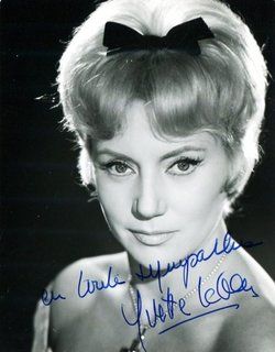 Yvette Lebon 1910-2014,French actress Welsh Actors, Glynis Johns, Vintage Actors, Vintage Actresses, Happy Birthday Today, Carolyn Jones, British Comedy, Film Stars, Age 10