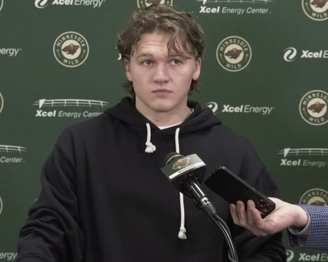 Kirill Kaprizov, Hot Hockey Players, Minnesota Wild, Hockey Stick, Hockey Players, Funny Faces, Nhl, Minnesota, Hockey