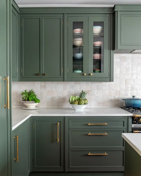 Inspiring Green Kitchen Ideas for 2022: Sage Green, Olive, Emerald and More Olive Kitchen, Olive Green Kitchen, Sage Kitchen, Dark Green Kitchen, Green Kitchen Designs, Sage Green Kitchen, Green Kitchen Cabinets, Kabinet Dapur, Kitchen Colour Schemes