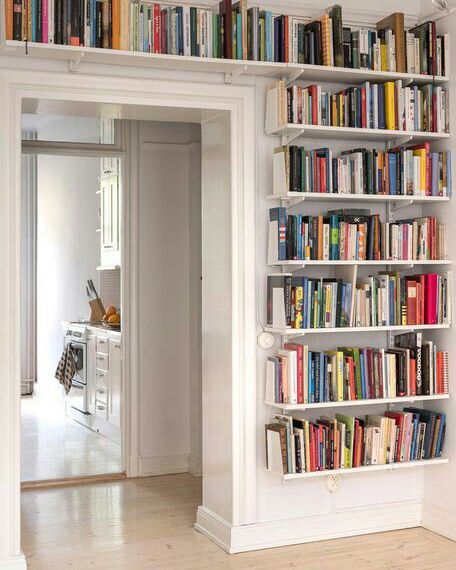 Bookshelves For Small Spaces, Vertical Bookshelf, Tall Kitchen Cabinets, Narrow Bookshelf, Cool Bookshelves, Corner Bookshelves, Classy Decor, Bookshelf Design, Modular Shelving