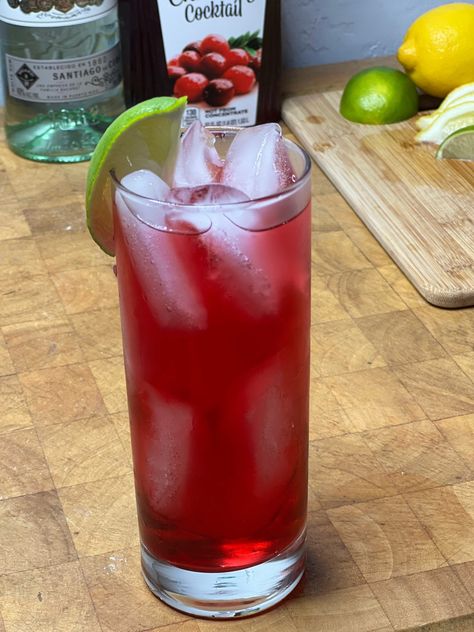 Rum and Cranberry Juice Cocktail | Occasional Cocktails Rum And Cranberry Juice Drink Recipes, Rum And Cranberry Cocktails, Cocktails With Cranberry Juice, Rum Drinks Easy, Drinks With Cranberry Juice, Coconut Rum Drinks, Pure Cranberry Juice, Rum Drinks Recipes, Cranberry Drinks