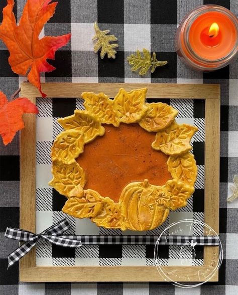 Learn How to Make a Faux Pumpkin Pie Tutorial Fake Pumpkin Pie Fake Bake Tutorial - Etsy Fake Pumpkin Pie, Faux Pumpkin Pie, Candy Props, Holiday Pie, Strawberry Kitchen, Fake Pumpkins, Holiday Pies, Faux Pumpkins, Fake Cake