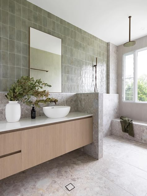 Bathroom Photography, Bathroom Wall Tiles, Bathroom Green, Luxurious Showers, Upstairs Bathrooms, Bathroom Inspiration Decor, Bathroom Wall Tile, Green Bathroom, Main Bathroom