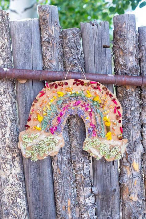 These Rainbow Flower Wall Hangings are such a fun activity for you and your kids! They will love going outside to search for their flowers and then creating these beautiful wall hangings that can be displayed inside or outside. Such a great nature craft for kids this summer! #naturecrafts #summercrafts #rainbowcrafts #forestschoolactivity Forest School Activities, Nature Craft, Rainbow Flower, Rainbow Crafts, Smart Cookie, Hanging Flower Wall, Rainbow Decorations, Rainbow Wall, Craft For Kids