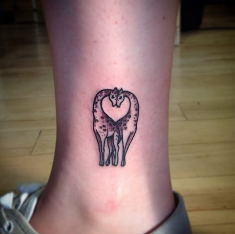 small giraffe tattoo #ink #youqueen #girly #tattoos Small Giraffe Tattoo, Grandma Tattoo, Giraffe Tattoo, Tattoo Elephant, Unique Tattoos For Women, Small Girly Tattoos, Tattoos Cute, Back Of Shoulder Tattoo, Trendy Tattoo