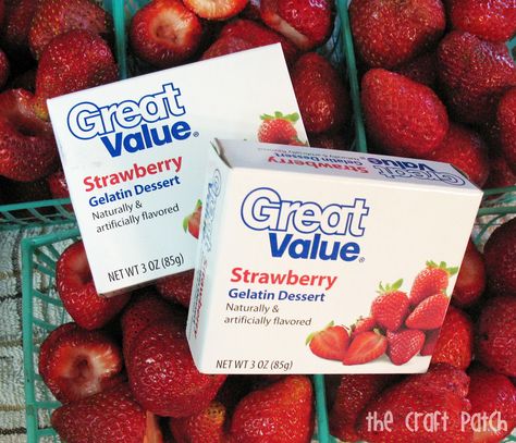 Strawberry Freezer Jam, Freezer Jam Recipes, Strawberry Jam Recipe, Freezer Jam, Gelatin Dessert, Strawberry Jelly, Strawberry Jello, Jello Recipes, Jam And Jelly