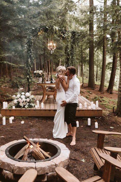 Forest Elopement Decor, Adirondack Wedding Decor, Cottage Elopement, Cabin Wedding Ideas Small, Muskoka Elopement, Lake Muskoka, Adirondack Wedding, Muskoka Wedding, Muskoka Cottage