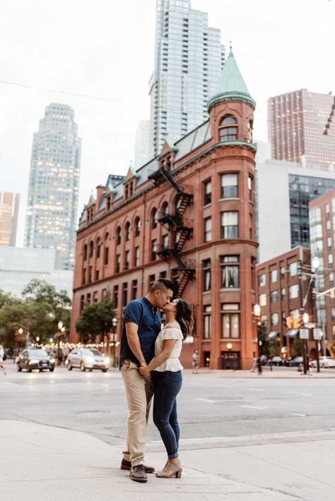 Flat Iron Building Engagement Photos | Olive Photography Toronto City Engagement Photos Toronto, Toronto Engagement Photoshoot, Toronto Couple Photoshoot, Downtown Toronto Photoshoot, Toronto Photoshoot Locations, Toronto Picture Ideas, Toronto Engagement Shoot, Engagement Photos Toronto, Downtown Poses