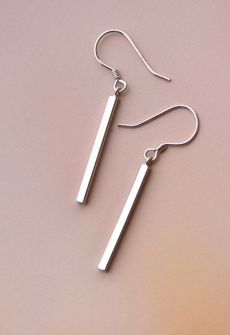 قلادات متدلية, Silver Bar Earrings, Inexpensive Jewelry, Womens Silver Jewelry, Geometric Wedding, Bracelets Diy, Silver Bar, Trendy Earrings, Silver Bars