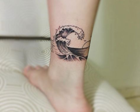 Wave Tattoo Design, Simple Tattoos For Guys, Sea Tattoo, Wave Tattoo, Medusa Tattoo, Arm Band Tattoo, Waves Tattoo, Band Tattoo, Black Ink Tattoos