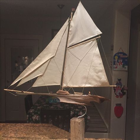 Driftwood Boat, Wood Sailboat, Wood Carving Art Sculpture, Model Sailing Ships, Steampunk Airship, Model Ship Building, Sailing Art, Wooden Boat Plans, Bedroom Wall Designs