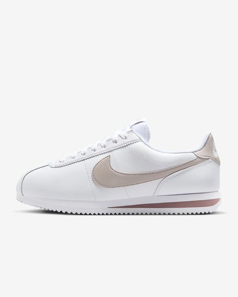 Elevate your everyday style in this legacy-inspired shoe with a lifted platform midsole. Nike Cortez Women, Nike Cortez Leather, Cortez Shoes, Nike Original, Nike Classic Cortez, Classic Cortez, Nike Models, Nike Classic, Nike Shoes Women