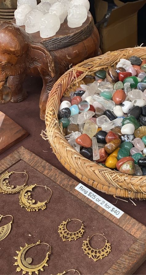 Crystal Market Stall, Market Stall Display, Stall Display, Craft Booth Displays, Market Stalls, Jewellery Marketing, Manifestation Journal, Craft Booth, Booth Display