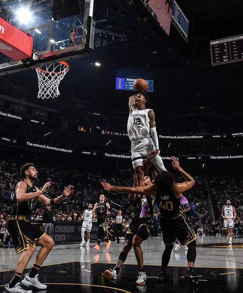 Ja Morant Dunk, Basketball Pictures Poses, Ja Morant Style, Anime Play, Basketball Background, Basketball Players Nba, Basketball Photos, Basketball Is Life, Basketball Photography