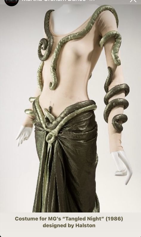 Medusa Halloween Costume, Karneval Diy, Snake Costume, Medusa Costume, Martha Graham, Fashion Institute Of Technology, Nyc Fashion Week, Fest Outfits, Fashion Institute