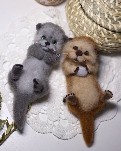 Felting Dolls, Needle Felting Diy Tutorials, Maureen Johnson, Felt Woodland, Wool Toys, Soft Sculpture Art, Felted Crochet, Mini Teddy Bears, Needle Felting Diy