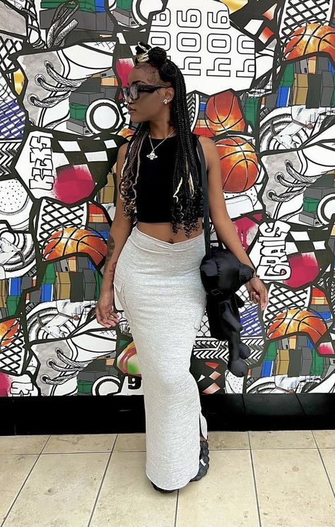 Long Gray Skirt Outfit Black Women, Grey Long Skirt Outfit Black Women, Baddie Long Skirt Outfits, Grey Maxi Skirt Outfit Black Women, Poses With Long Skirts, Long Skirt Black Women, Long Skirt Outfit Inspo Aesthetic, Skirt Fits Black Women, Tight Maxi Skirt Outfit