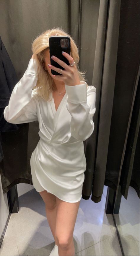 Satin Shirt Outfit Classy, White Satin Shirt Outfit, Satin Shirt Outfit, White Satin Shirt, White Satin Dress, White Bodycon, Dress Aesthetic, Silky Dress, Stylish Dress Book