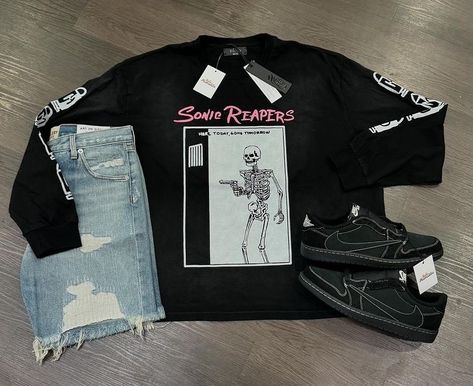 Outfit idea today 👀 #lkss #shoes #sneakers #shoes #streetwear #sneakerhead #fashion Travis Scott Shoes Outfit, Bapesta Shoes Outfit, Shoes Outfit Ideas, Bapesta Shoes, Summer Drip, Travis Scott Shoes, Outfit Ideas Men, College Wardrobe, Shoes Streetwear