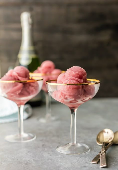 Frozen Recipes, Champagne Sorbet, Weight Watcher Desserts, Sorbet Recipes, Low Carb Dessert, Gin Fizz, Frozen Cranberries, Köstliche Desserts, Izu