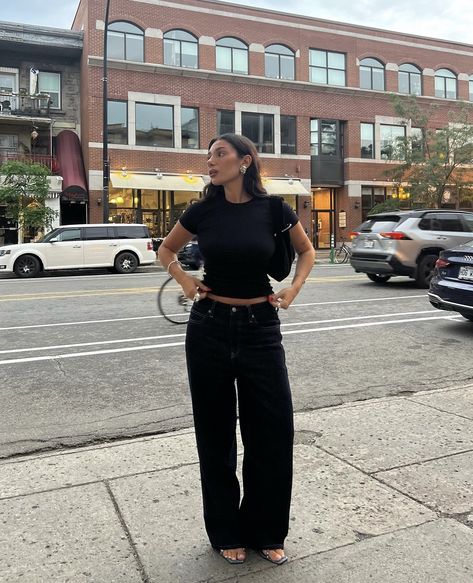 Summer Black Outfits For Women, Black T Shirt Outfit Aesthetic, Black Shirt Crop Top, Crop Tshirt Outfit, Black Tee Outfit, Black Tshirt Outfit, Minimalism Style, Blue Jean Outfits, Shirt Crop Top