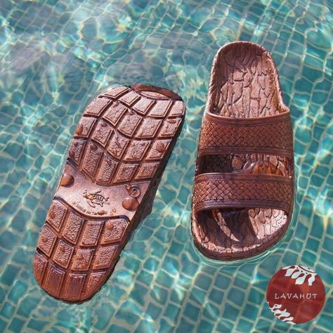 Always designed in Hawaii at Lavahut! Brown Jon Jandals® - Pali Hawaii #palihawaiisandals #theoriginal #jesussandals #palihawaii #jandals #lavahut #palisandals #hawaiianjesussandals Hawaiian Sandals, Mommy Son Outfits, Pali Hawaii Sandals, Jesus Sandals, Bridal Flip Flops, Aloha Dress, Aloha Print, Mommy And Son, Comfy Sandals