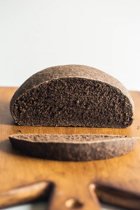 Easy Oil-Free Pumpernickel Bread Pumpernickel Bread Recipe, Bread Scoring, German Bread, Pumpkin Cream Cheeses, Types Of Bread, Vegan Bread, Vegan Pumpkin, Pumpkin Cream, Instant Yeast