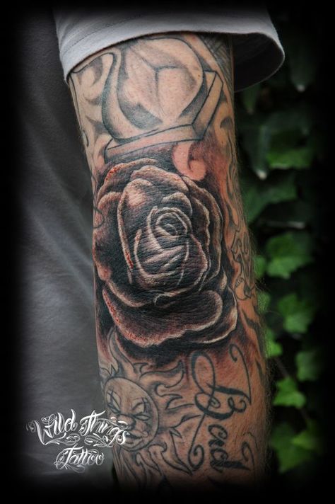 Rose Tattoo Elbow, Rose Elbow Tattoo, Tattoos Arm Mann, Tattoo Elbow, Japanese Leg Tattoo, Glyph Tattoo, Elbow Tattoo, Small Rose Tattoo, Clock Tattoo Design