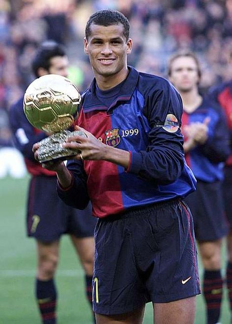 "Rivaldo" Rivaldo Vítor Borba Ferreira, born 19 April 1972, Brazilian attacking midfielder or second striker, FC Barcelona (1997-2002). He won the Ballon d'Or 1999. Rivaldo Barcelona, Barcelona 1999, Club Football, Football Awards, Cr7 Messi, Barcelona Futbol Club, Rivaldo, Barcelona Team, Legends Football