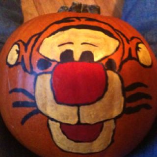 One of my pumpkins from Halloween, Tigger. Tigger Pumpkin Painting, Tigger Pumpkin, Tigger Pictures, Pumpkin Contest, Cute Winnie The Pooh, Pumpkin Stencil, Pumpkin Halloween Decorations, Pumpkin Painting, Autumn Vibes