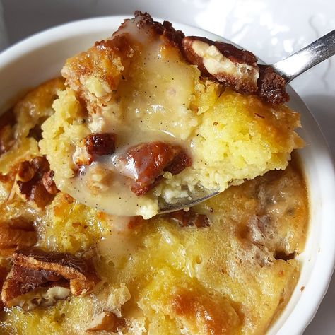 Cornbread Dessert, Low Carb Cornbread, Cornbread Pudding, Leftover Cornbread, Delicious Cornbread, Old Fashioned Bread Pudding, Low Carb Pancakes, Blueberry Topping, Sweet Cornbread