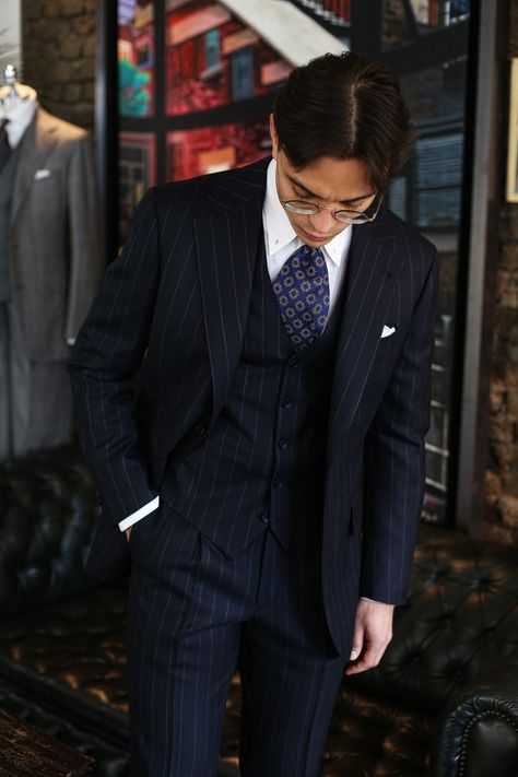 A navy pinstripe three piece suit haven’t been a bad choice for at least 100 years.   Fabric from Dugdale. Tie from E.Marinella... Three Piece Suit Mens, 3 Piece Suit Men, Blue Pinstripe Suit, Navy Pinstripe Suit, Black Pinstripe Suit, Classy Outfits Men, Classy Suits, New Mens Fashion, Mens Fashion Blog