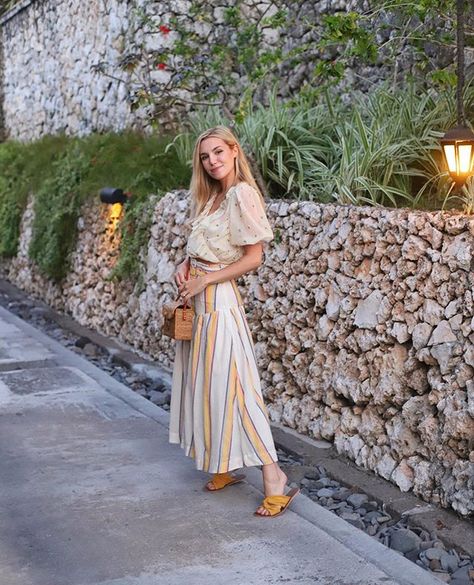 Marzia Kjellberg on Instagram: “🌞” Cutiepiemarzia Fashion, Marzia Bisognin Outfits, Marzia Bisognin Style, Marzia Kjellberg, Marzia Bisognin, Street Photography Portrait, Outfits With Converse, Preppy Style, Feminine Style