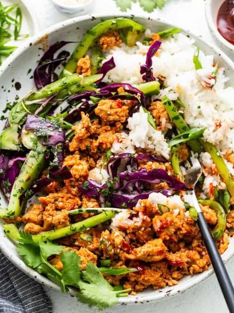 Ground Chicken Bowls, Chicken Bulgogi Recipe, Gochujang Recipe Chicken, Chicken Bolognese, Chicken Bulgogi, Gochujang Recipe, Chicken Breast Marinade, Ground Chicken Burgers, Easy Chicken Marinade