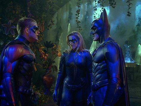 Chris O’Donnell, Alicia Silverstone & George Clooney in Batman & Robin, 1997. Alicia Silverstone Batgirl, Batman And Robin Movie, Batman And Robin 1997, Chris O Donnell, Robin Joker, Robin Movie, Batgirl And Robin, Charlie Brown Jr, Batman And Batgirl