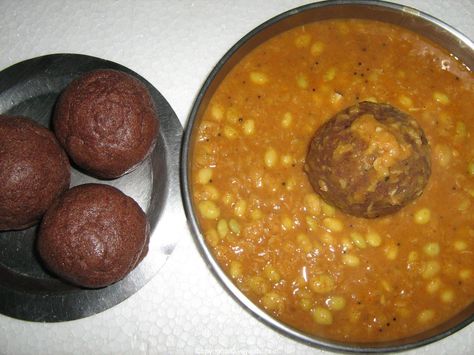 Ragi Mudde -Finger Millet balls served with a spicy curry. Raagi Mudde Recipe, Low Fat Cookies, All Vitamins, Home Meals, Fiber Foods, Healthy Bites, Different Vegetables, Proper Nutrition, Balls Recipe