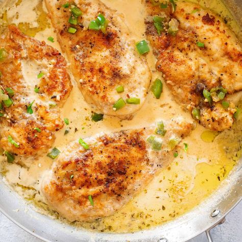 Pollo Con Crema (Mexican creamy chicken) Chicken A La Crema, Creamy Mexican Chicken, Mexican Pollo Recipes, Creamy Jalapeno Chicken, Recipes Using Mexican Crema, Mexican Sauce For Chicken, Recipes With Mexican Crema, Pollo Mexicano Recipes, Recipes With Crema Mexicana