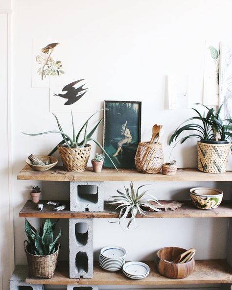 Tuesday shelfie 🌿 . . . #experimentalvintage #vintagestyle #workspacie #anthropologie #apartmenttherapy #dslooking #theeverygirl… Block Shelves, Balkon Decor, Bohemian Interior Design, Warm Home Decor, Cinder Block, Bohemian Interior, Interior Design Diy, Diy Projects On A Budget, Diy Interior