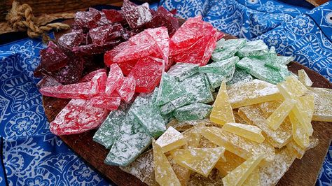 Christmas Rock Candy, Rock Candy Recipe, Hard Tack Candy, Side Ideas, Hard Candy Recipes, Candy Creations, Pudding Cheesecake, Old Fashioned Candy, Candy Recipe