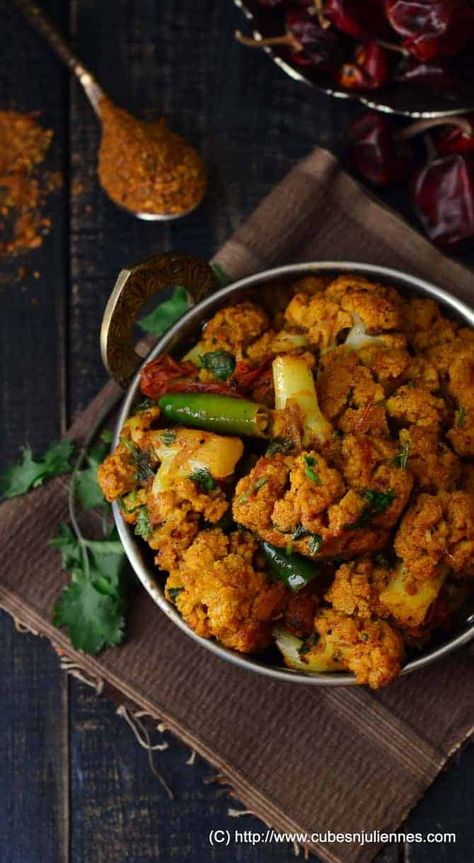 Aloo Gobi Recipe Punjabi, Alu Gobi, Gobhi Recipe, Aloo Gobi Recipe, Gobi Recipe, Gobi Recipes, Curry Recipes Vegetarian, Aloo Gobi, Vegetarian Curry