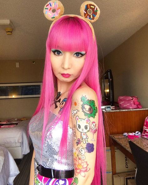 Azusa Barbie on Instagram: “Please let me allow to post a couple more TOKIDOKI BARBIE photos individually because I really love this look and wanna keep on my feed🙈💕…” Azusa Barbie, Ruffles Potato Chips, Barbie Convention, Barbie Photos, Toki Doki, Alternative Fashion Outfits, Hair Chalk, Alternative Style, Barbie Life