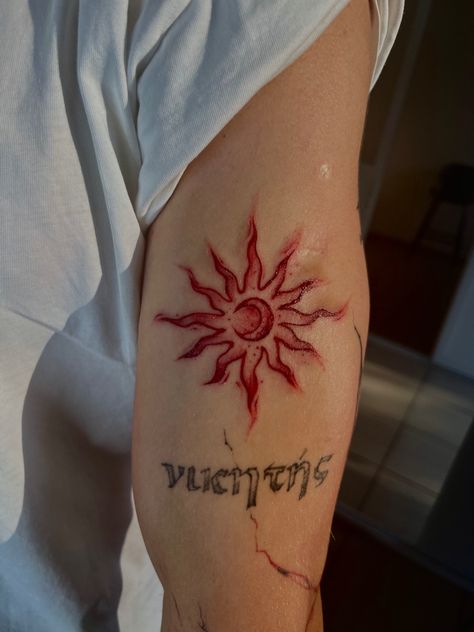 Sick Thigh Tattoos, Anime Sun Tattoo, Big Forearm Tattoo Men, Cool Memorial Tattoos, Red On Black Tattoo, Tattoos About Dreaming, Sun Tattoos Simple, Honduran Tattoos, Freeform Tattoo