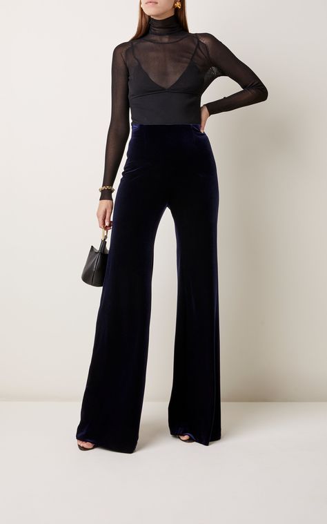 Velvet Flare Pants Outfit Winter, Velvet Pants Black, Cocktail Attire Pants Woman, Flare Velvet Pants Outfit, Velvet Black Pants Outfit, Velvet Pants Outfit Black, Black Velvet Flare Pants Outfit, What To Wear With Velvet Pants, Black Velvet Trousers Outfit