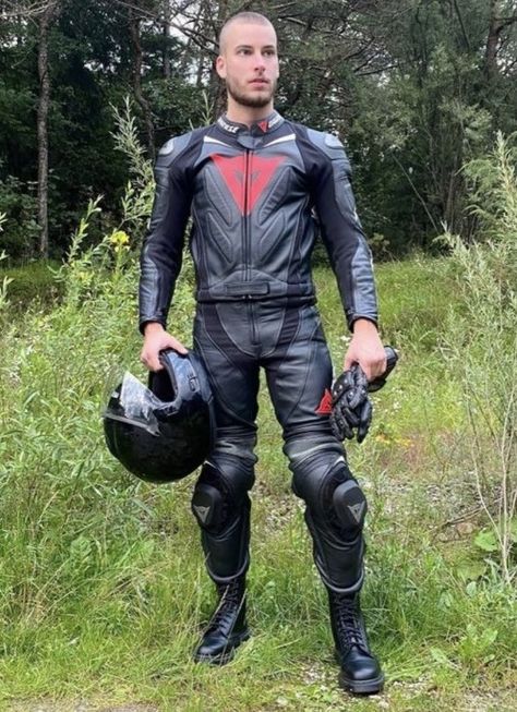 Motorcycle Suits Men, Motorcycle Leathers Suit, Hot Biker Guys, Bike Leathers, Motorcycle Suit, Shiny Jacket, Biker Men, Leather Gear, Racing Suit