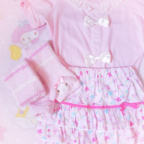 Jojifuku Aesthetic, Space Outfit, Kawaii Fashion Outfits, My Themes, Harajuku Fashion, Lolita Dress, Kawaii Fashion, Harajuku, Things To Think About