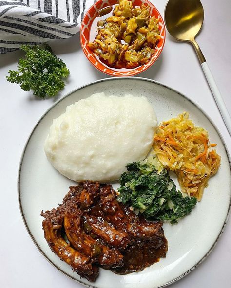 SouthAfrican Foods on Instagram: “My love for Chicken necks(melalana) 😋 with pap,spinach,cabbage and mango atchaar 🤤🤤 : : 📸: @dijo_tsa_kgopotso #chickenneckstew…” Chicken Necks Recipe, Pap And Chicken, Chicken Neck Recipe, Pap Recipe, Chicken Neck, Foodie Lover, Chicken And Cabbage, Chicken Stew, Pink Wallpaper