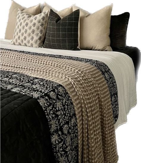 Black And Cream Bedroom, Neutral Bed, Cream Bedrooms, Eating Table, Cool Bookshelves, Bedroom Styling, Country Bedding, Bedroom Redo, Bedroom Bedding