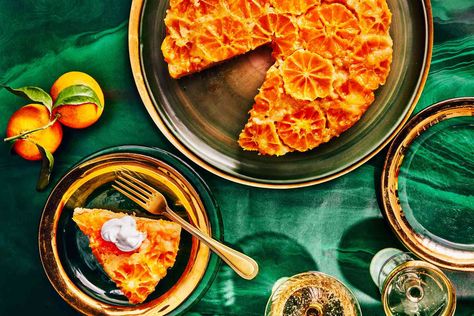 This Satsuma Upside-Down Cake is a delicious version of the classic cake for satsuma season. Add a dose of sunshine to one of the South's favorite cakes. Pineapple Upside, Pineapple Upside Down, Classic Cake, Quick Easy Dinner, Dump Cake, Upside Down Cake, Round Cake Pans, Cake Flour, Round Cakes