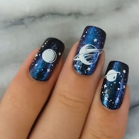 Minecraft Nails, Saturn Design, Galaxy Nail, Galaxy Nail Art, St Patricks Day Nails, Space Nails, Nagellack Trends, Galaxy Nails, Design Nail