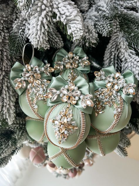 Sage Green Christmas rhinestone 3.97" decorations 4pcs set.. Premium quality of materials. Color of crystals: golden shadow.  The highest quality K9 rhinestones. K9 is not just glass, it is crystal rhinestones with an EU certificate. These are not just beautiful ornaments, these are balls worthy of you starting to collect a rare collection from them. Christmas fancy  rhinestone olive  decorations are made of durable plastic and decorated with premium silk. That's why they don't break.  Always, W Crystal Christmas Tree Ornaments, Sage Green Christmas Decorations, Green Christmas Tree Decorations Themes, Mint Green Christmas Tree Decorations, Christmas 2024 Trends Colors, Sage Green Christmas Decor, Rococo Christmas, Green And Gold Christmas Decor, Sage Green Christmas Tree